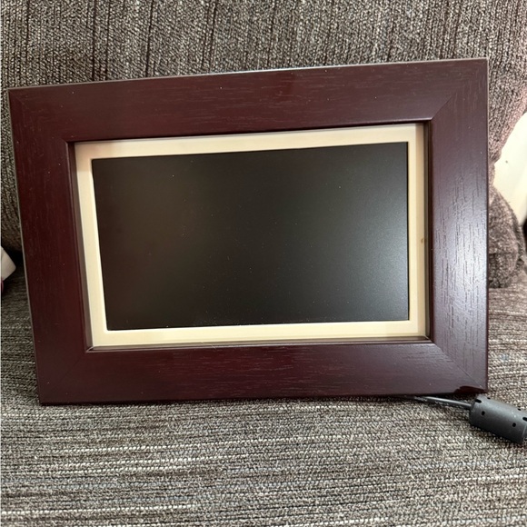 Chic Mahogany digital Picture Frame - Picture 2 of 2